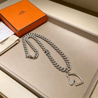 Hermès Equestrian Link Horseshoe Pendant Necklace