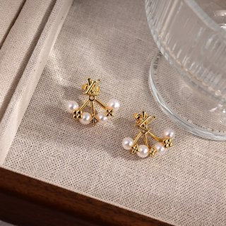 Louis Vuitton Pearl Blossom Star Stud Earrings