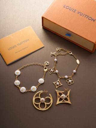 Louis Vuitton Blossom Pearl Monogram Charm Bracelet