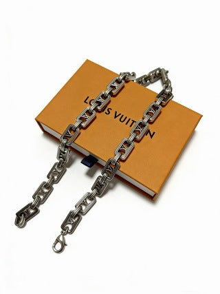 Louis Vuitton Geometric Monogram Link Chain Necklace