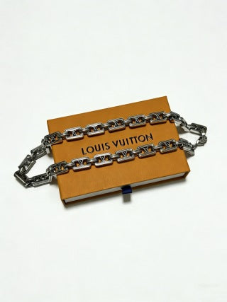 Louis Vuitton Geometric Monogram Link Chain Necklace