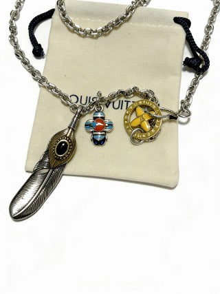 Louis Vuitton Feather Charm Heritage Chain Necklace