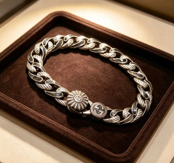 Gucci GG Twisted Link Medallion Bracelet