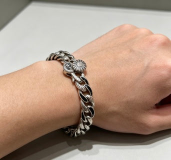 Gucci GG Twisted Link Medallion Bracelet