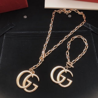 Gucci GG Interlocking Logo Pendant Chain Necklace