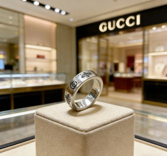 Gucci GG Engraved Vintage Signet Band Ring