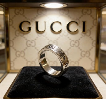 Gucci GG Engraved Vintage Signet Band Ring