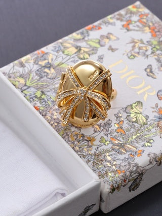 Dior Amara Crystal Ribbon Sculptural Ring