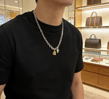 Louis Vuitton Blossom Lock Charm Chain Necklace
