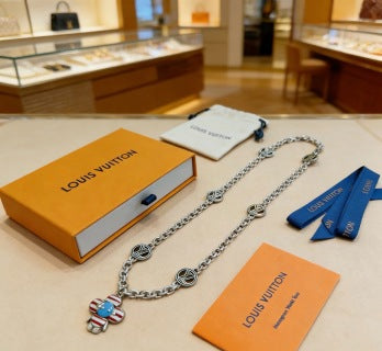 Louis Vuitton Blossom Four Leaf Charm Chain Necklace