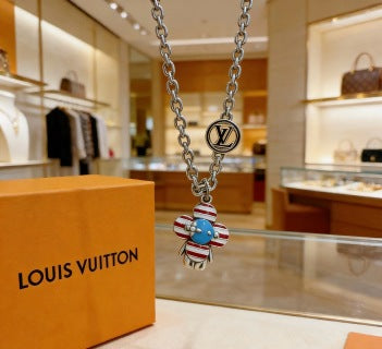 Louis Vuitton Blossom Four Leaf Charm Chain Necklace
