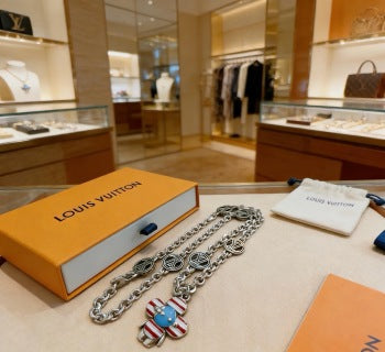 Louis Vuitton Blossom Four Leaf Charm Chain Necklace