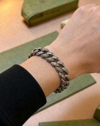 Gucci GG Engraved Oval Link Chain Bracelet