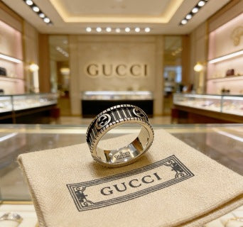 Gucci GG Engraved Heritage Band Ring