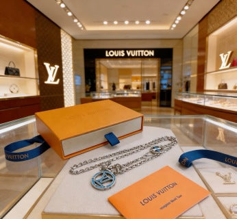 Louis Vuitton Ocean Medallion Charm Layered Chain Necklace