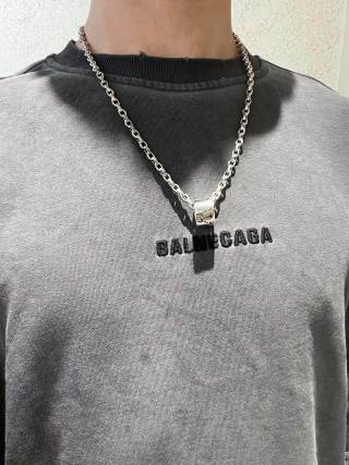 Gucci GG Barrel Pendant Chain Necklace