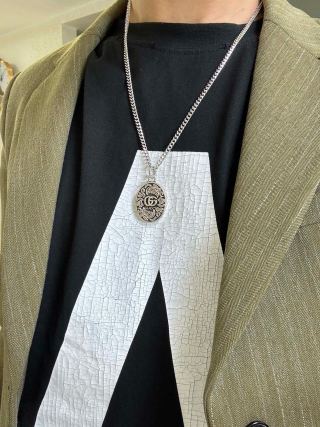 Gucci Oval Interlocking G Medallion Necklace