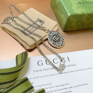 Gucci Oval Interlocking G Medallion Necklace
