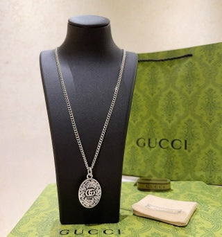 Gucci Oval Interlocking G Medallion Necklace