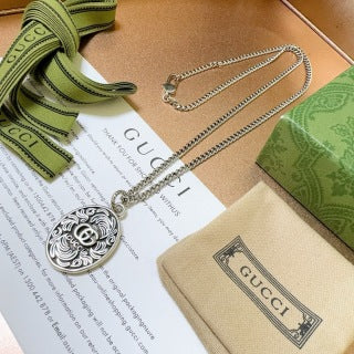 Gucci Oval Interlocking G Medallion Necklace