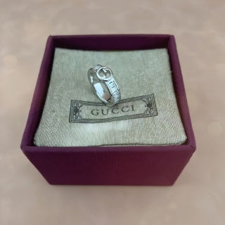 Gucci Interlocking G Twisted Band Ring